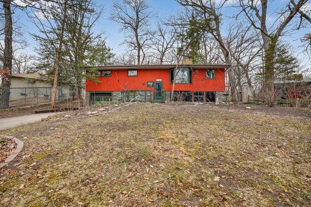 2512 Timber Drive, Cedar Falls, IA 50613