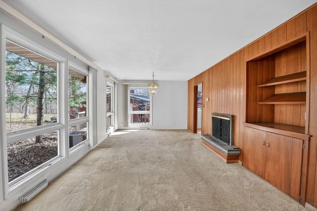 2512 Timber Drive, Cedar Falls, IA 50613