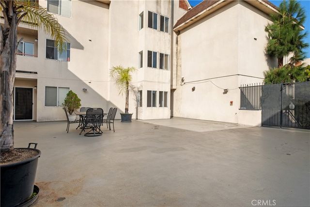 1246 W 30th Street W, Los Angeles, CA 90007