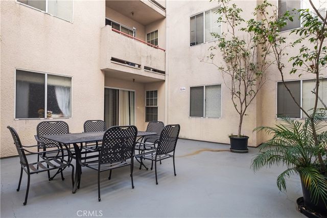 1246 W 30th Street W, Los Angeles, CA 90007