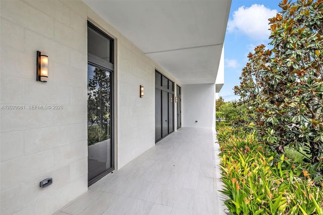 16689 N Botaniko Dr N, Weston, FL 33326