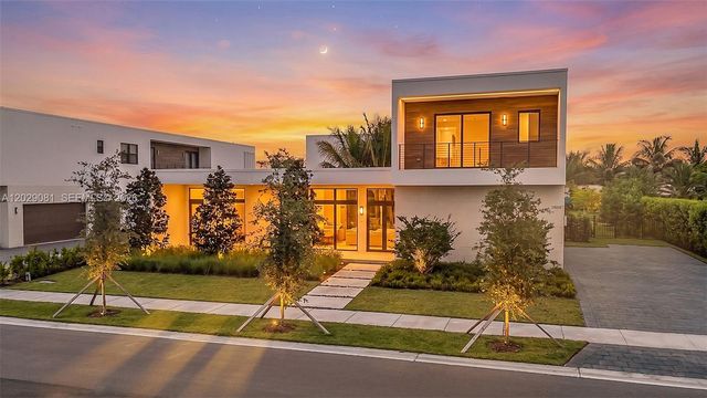16689 N Botaniko Dr N, Weston, FL 33326