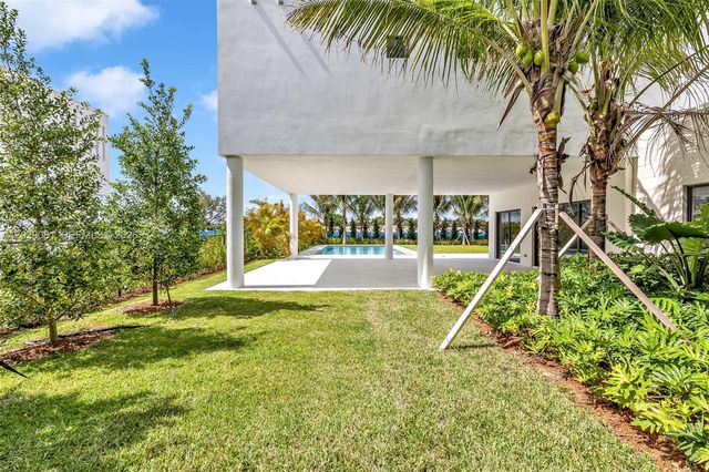 16689 N Botaniko Dr N, Weston, FL 33326