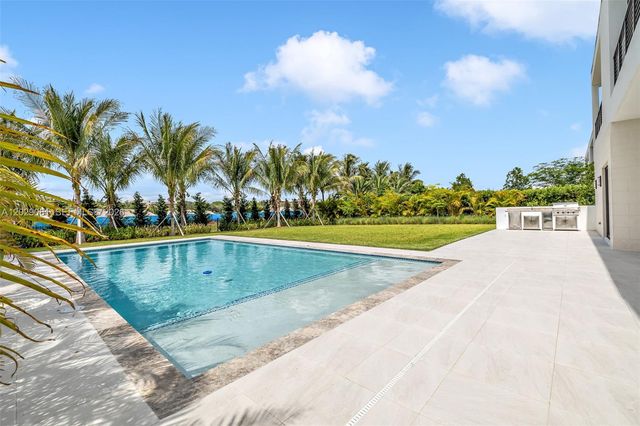 16689 N Botaniko Dr N, Weston, FL 33326