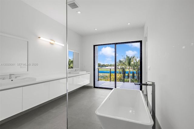 16689 N Botaniko Dr N, Weston, FL 33326