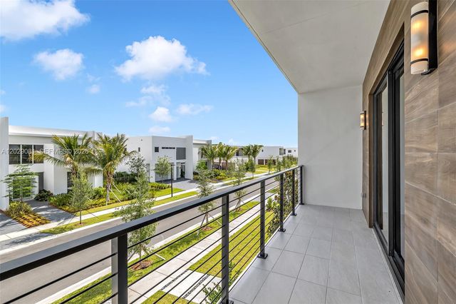 16689 N Botaniko Dr N, Weston, FL 33326
