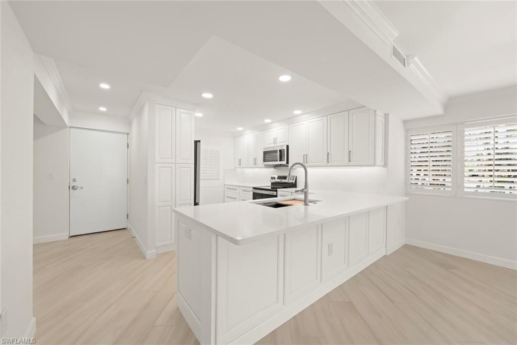200 Periwinkle WAY 111, SANIBEL, FL 33957 — photo 5