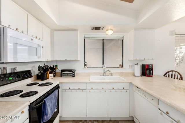 7515 W SEQUOIA Drive, Glendale, AZ 85308