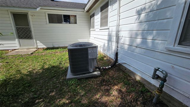 940 Coleman Avenue, Pasadena, TX 77506