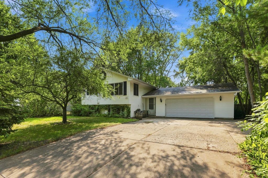 1325 Xylon Avenue N, Champlin, MN 55316