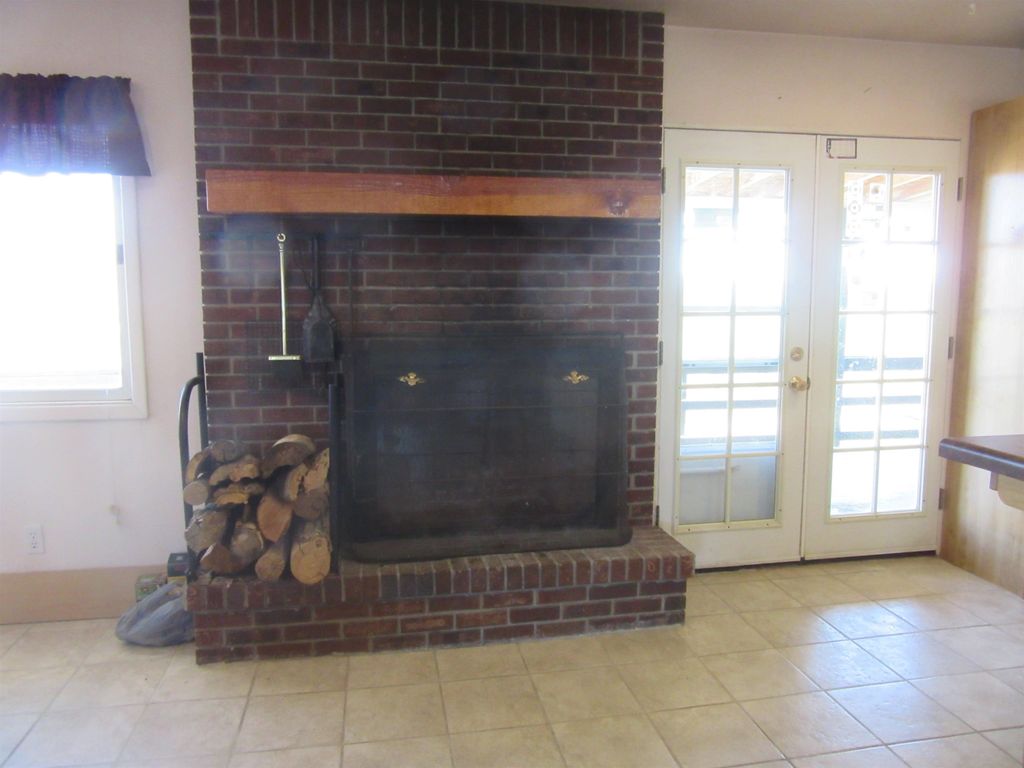 42 Nez Perce Dr, Cody, WY 82414 photo 3