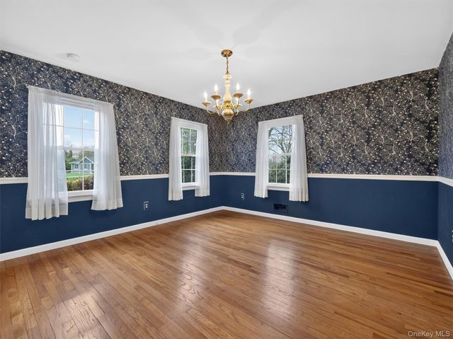 21 Cardinal Court, West Nyack, NY 10994