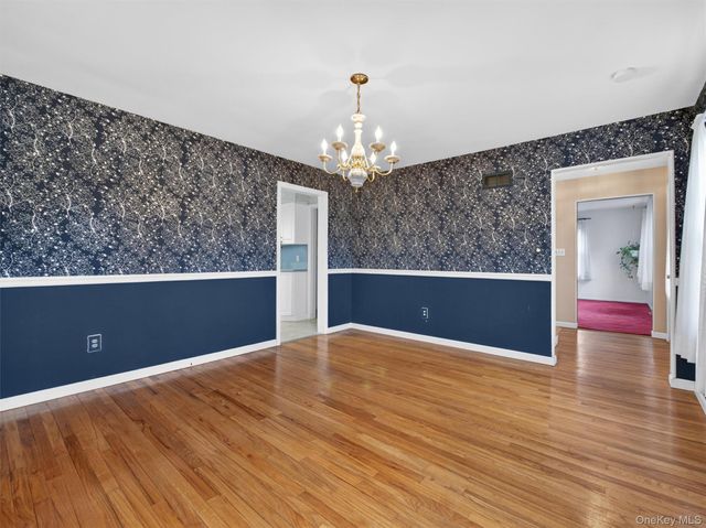 21 Cardinal Court, West Nyack, NY 10994