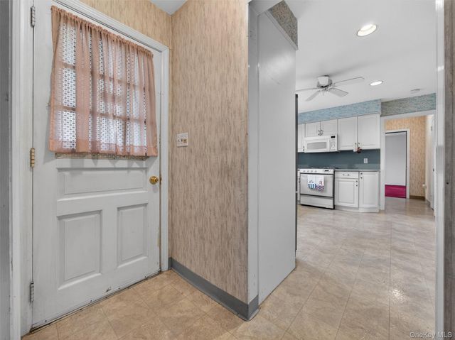 21 Cardinal Court, West Nyack, NY 10994