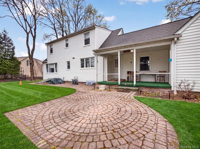 21 Cardinal Court, West Nyack, NY 10994