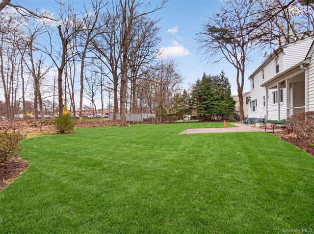 21 Cardinal Court, West Nyack, NY 10994