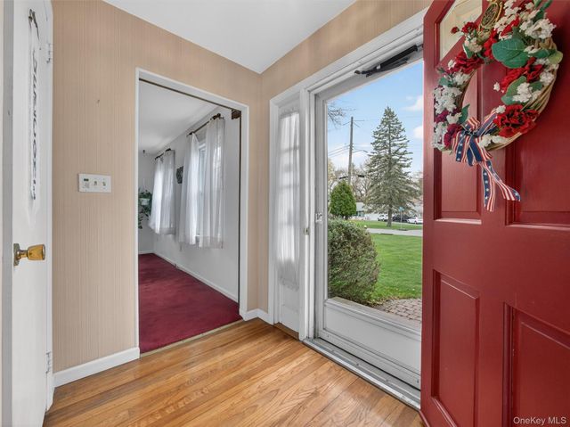 21 Cardinal Court, West Nyack, NY 10994