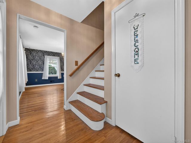 21 Cardinal Court, West Nyack, NY 10994