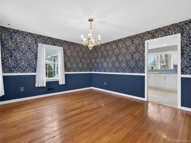 21 Cardinal Court, West Nyack, NY 10994