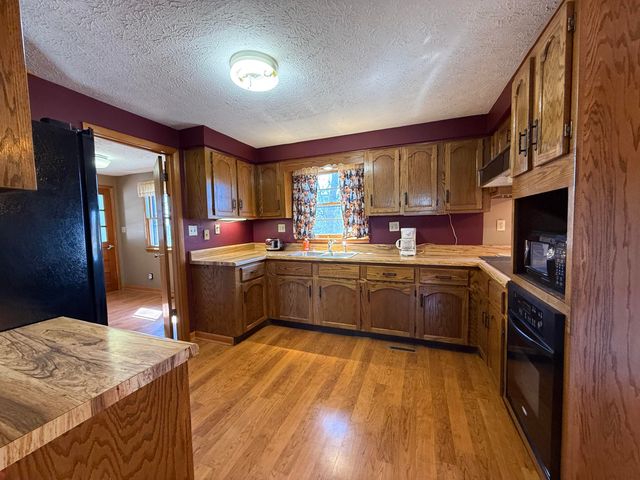 1010 Crockett Road, Russell Springs, KY 42642