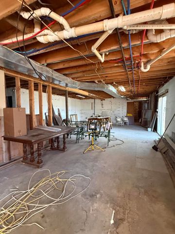 1010 Crockett Road, Russell Springs, KY 42642