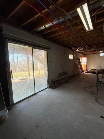 1010 Crockett Road, Russell Springs, KY 42642