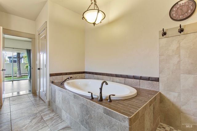 525 Shadetree Trail, Twin Falls, ID 83301