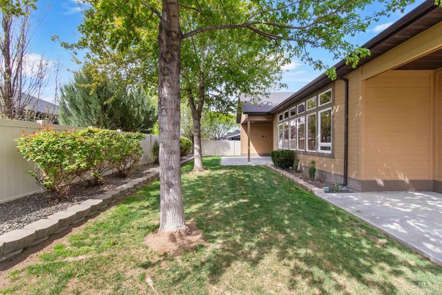 525 Shadetree Trail, Twin Falls, ID 83301