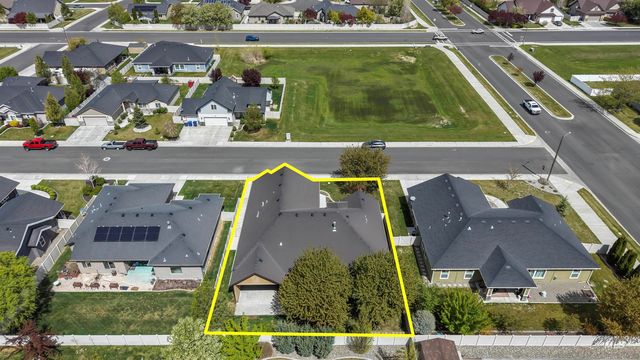 525 Shadetree Trail, Twin Falls, ID 83301