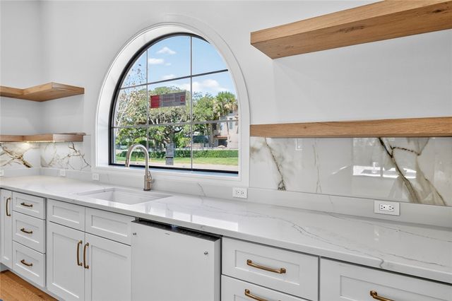 888 Sandpiper Lane, Vero Beach, FL 32963