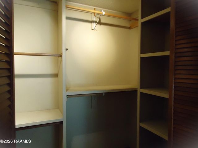 101 Rue Beau Soleil, Broussard, LA 70518