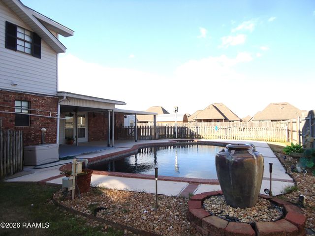 101 Rue Beau Soleil, Broussard, LA 70518