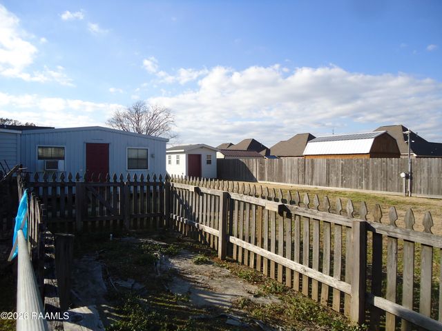 101 Rue Beau Soleil, Broussard, LA 70518