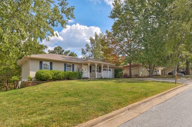 1208 S 17th Avenue, Ozark, MO 65721