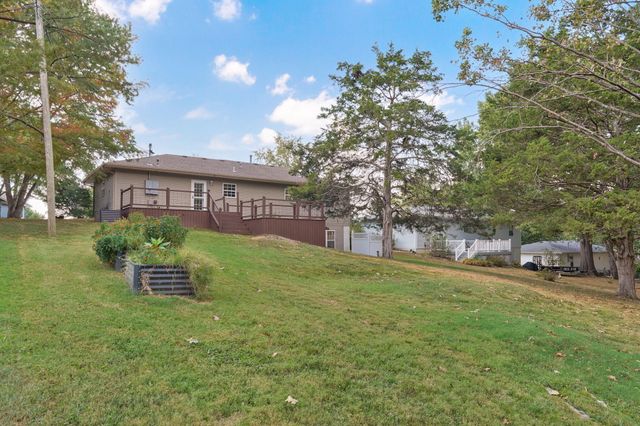 1208 S 17th Avenue, Ozark, MO 65721