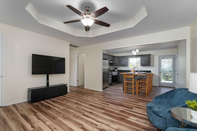 1208 S 17th Avenue, Ozark, MO 65721