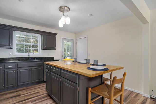 1208 S 17th Avenue, Ozark, MO 65721