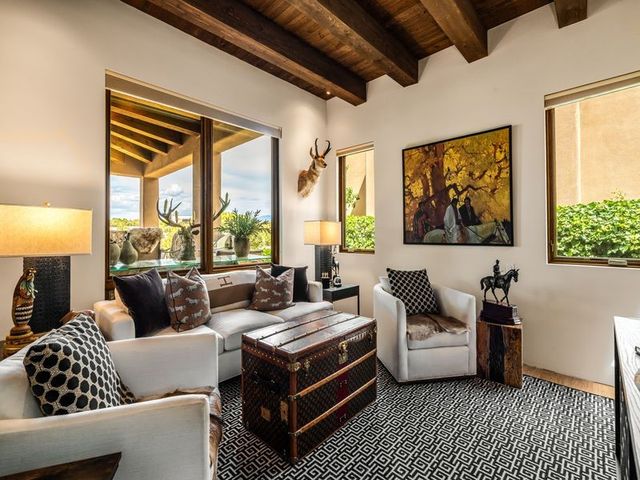 58 Paseo Aragon, Santa Fe, NM 87506