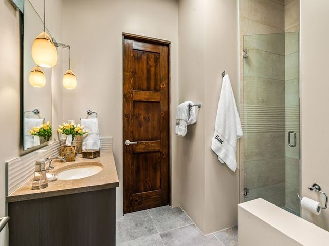 58 Paseo Aragon, Santa Fe, NM 87506