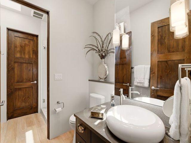 58 Paseo Aragon, Santa Fe, NM 87506