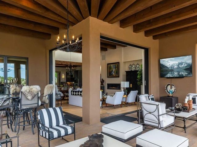 58 Paseo Aragon, Santa Fe, NM 87506