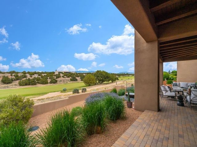 58 Paseo Aragon, Santa Fe, NM 87506