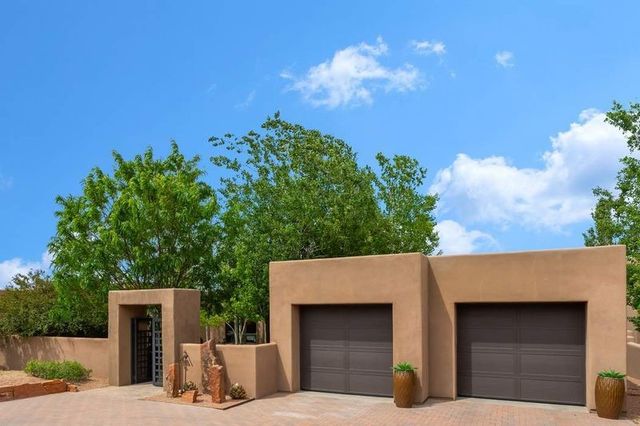 58 Paseo Aragon, Santa Fe, NM 87506