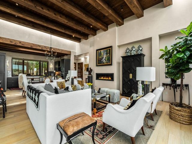 58 Paseo Aragon, Santa Fe, NM 87506
