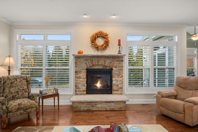 39W918 N Hathaway Lane, Geneva, IL 60134