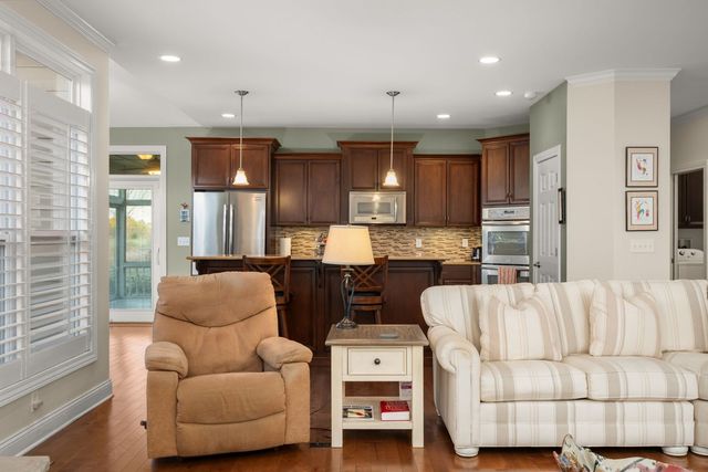 39W918 N Hathaway Lane, Geneva, IL 60134