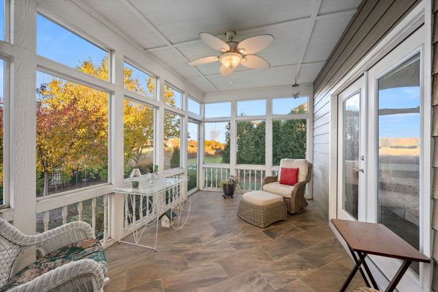 39W918 N Hathaway Lane, Geneva, IL 60134