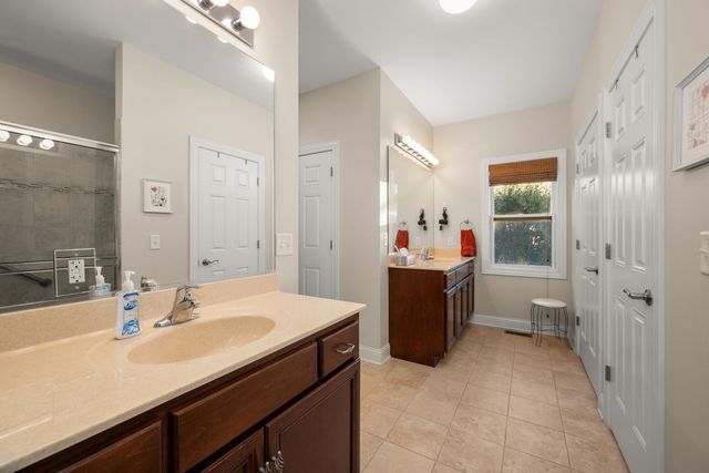 39W918 N Hathaway Lane, Geneva, IL 60134