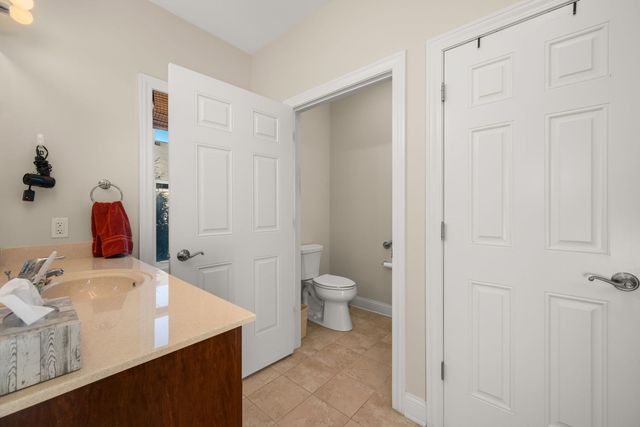 39W918 N Hathaway Lane, Geneva, IL 60134