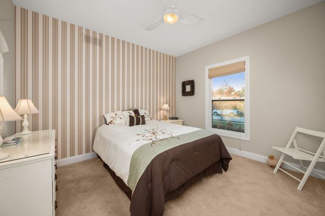 39W918 N Hathaway Lane, Geneva, IL 60134